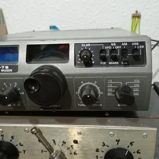 Transceptor Yaesu FT-7B