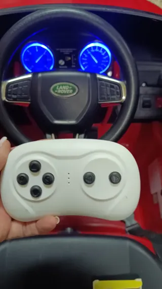 Coche eléctrico infantil a batería con mando