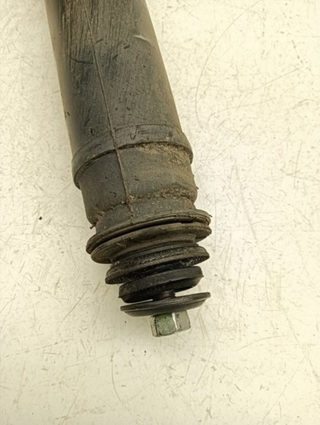 AMORTIGUADOR TRASERO DERECHO TOYOTA VERSO (AUR2/Z