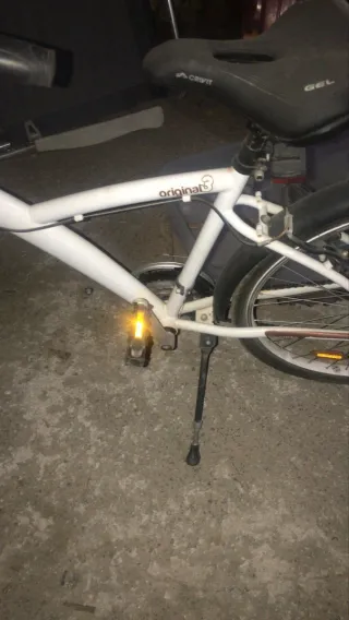 Bicicleta de ciudad Btwin blanca