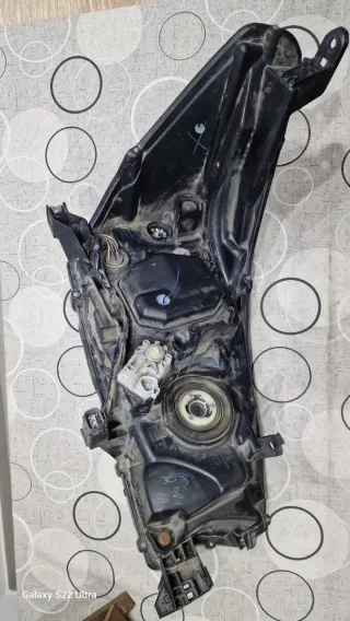 Faro Izquierdo Toyota Hilux GUN125 LED