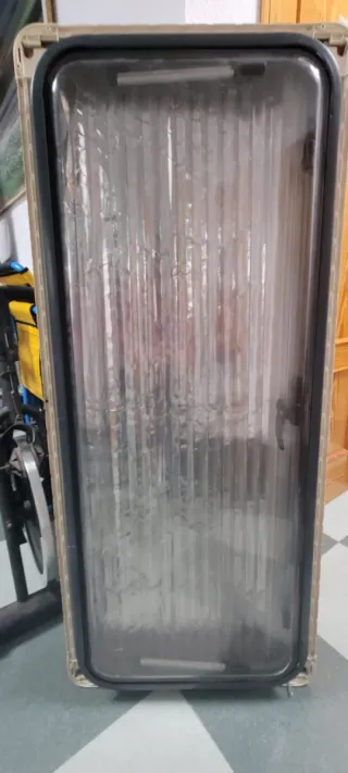 Ventana abatible autocaravana