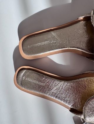 Sandalias doradas Stradivarius 39 nuevas