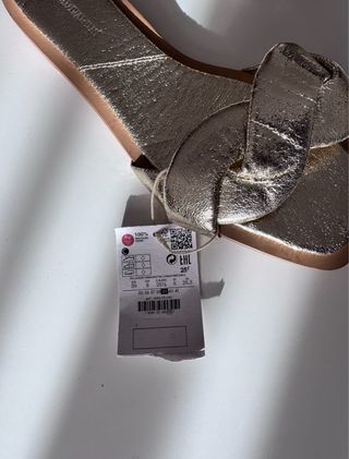 Sandalias doradas Stradivarius 39 nuevas