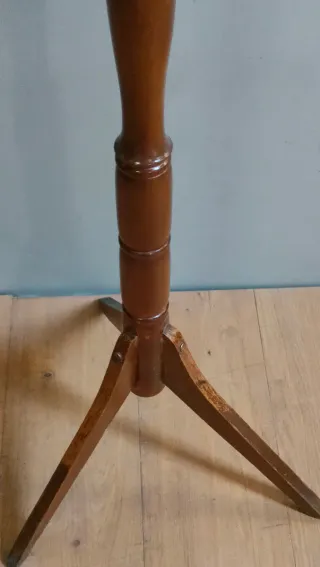 Perchero de pie madera clásico