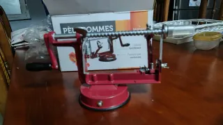 Pelador de Manzanas Rojo y Plateado