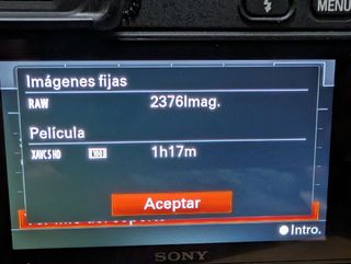 Sony A6300 + objetivo SELP1650 (muy poco uso)