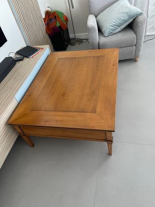 Mesa de centro de madera para salón