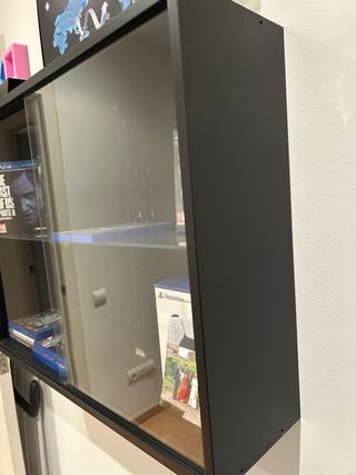 Estantería Negra con Puertas Correderas