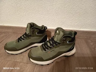 Botas de montaña nuevas waterproof