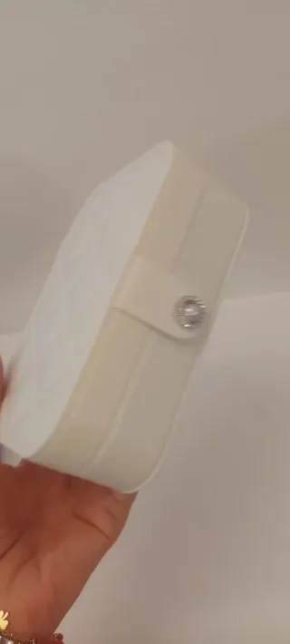 Portagioie bianco con chiusura perla