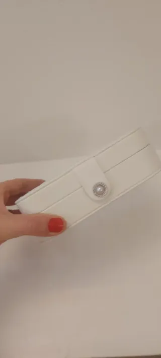 Portagioie bianco con chiusura perla