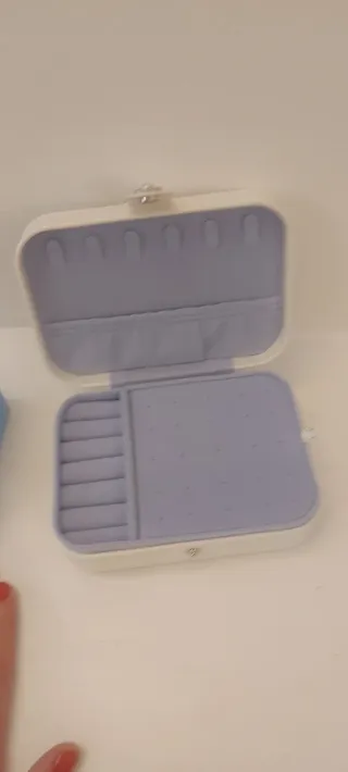 Portagioie bianco con chiusura perla