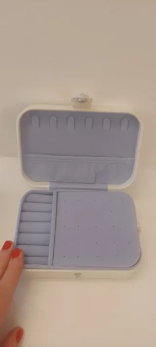 Portagioie bianco con chiusura perla