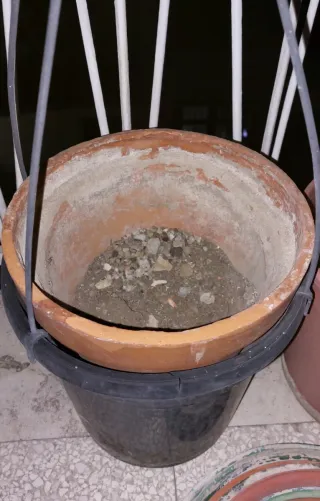 Set 4 vasi e vari sottovasi per piante