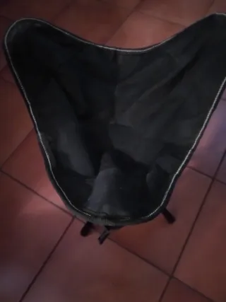 Silla plegable azul marino con bandolera