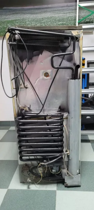 Nevera trivalente autocaravana