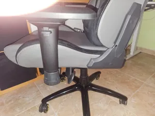 Silla Gaming Forgeon Acrux Gris Cuero