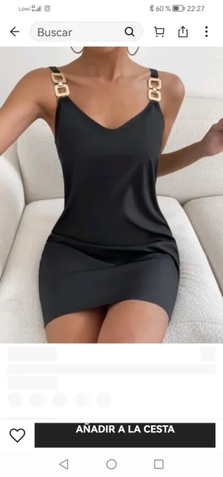 Vestido negro con detalles dorados