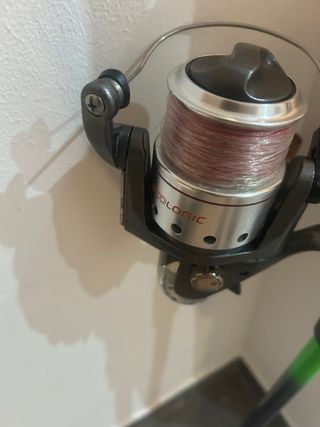 Caña de pescar con carrete