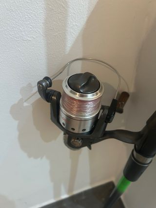 Caña de pescar con carrete