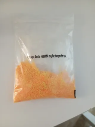 Flamenco de juguete con váter