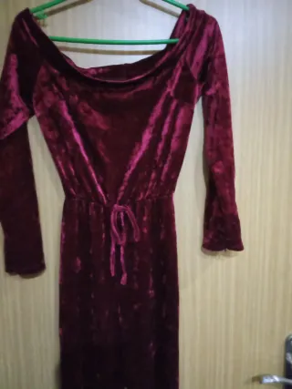 Mono de terciopelo rojo talla S