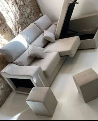 Sofá canapé colchón armario mesas con sillas