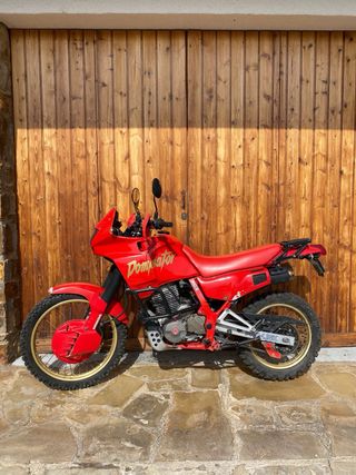 Honda NX 650 Dominator Roja