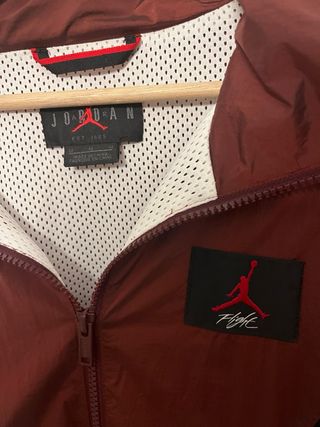 Chaqueta Jordan Roja y Blanca