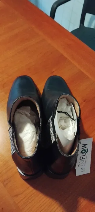 Botín de piel negro nuevo
