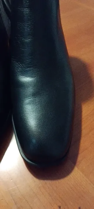 Botín de piel negro nuevo