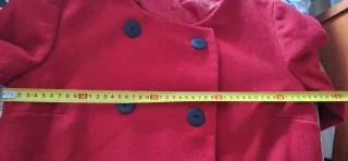 Abrigo rojo doble botonadura