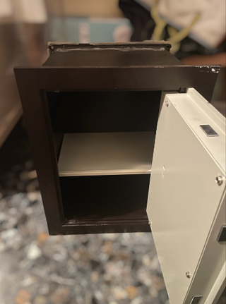 Caja Fuerte Pesada con Combinación y Llave