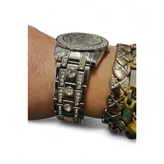 Reloj de pulsera con circonitas