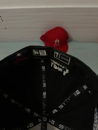 Gorra New Era Boston Negra Roja