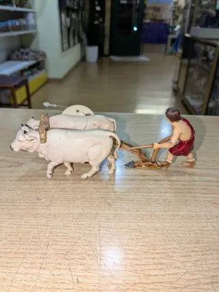 Figura Belén: Hombre arando con bueyes