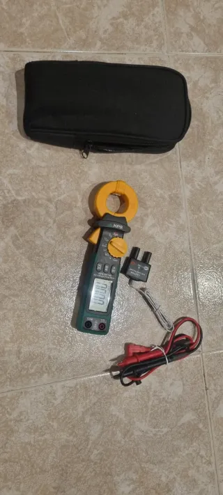 Pinza de amperimetrica de fugas