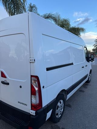 Nissan NV400 2020