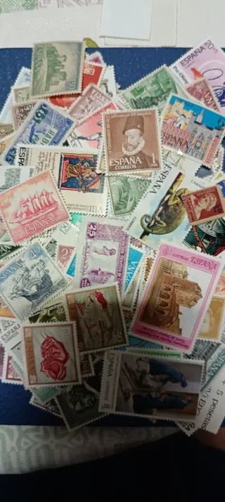 300 sellos España nuevos sin usar y sin repetir