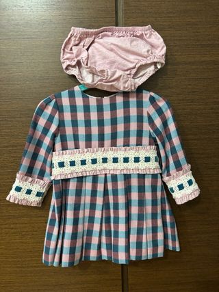 Conjunto niña vestido y capota verde