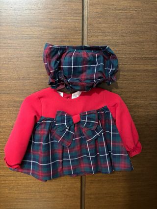 Conjunto niña vestido y capota verde