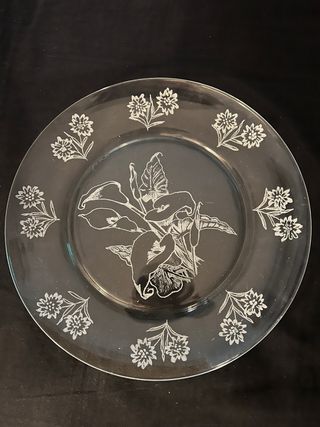Plato de cristal tallado a mano