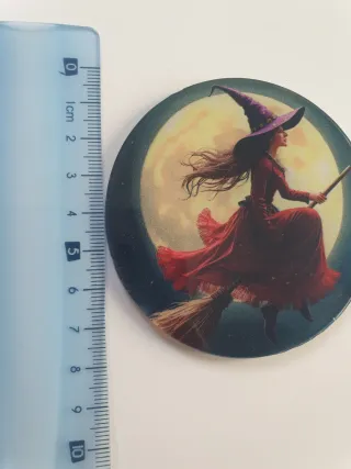 Imán Bruja Volando en Escoba Luna