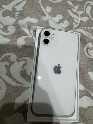 iPhone 11 Blanco 64GB Buen Estado