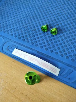 Tornillería Intense Verde