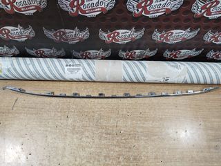 Fiat 500 Parachoques delantero superior central mo