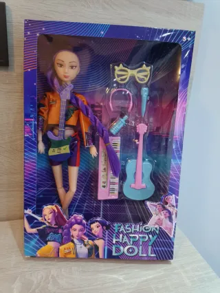 Muñeca Rumi guerrera kpop