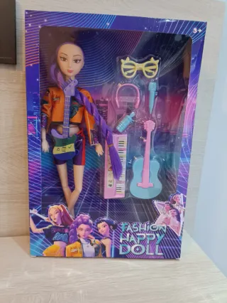 Muñeca Rumi guerrera kpop