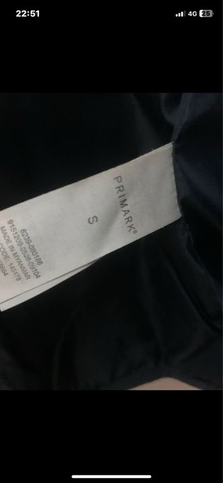 Plumas negro con capucha